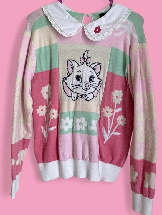 Disney Sweaters - ♡ aristocats marie soft disney sweater that has a collar with a flower detail ♡